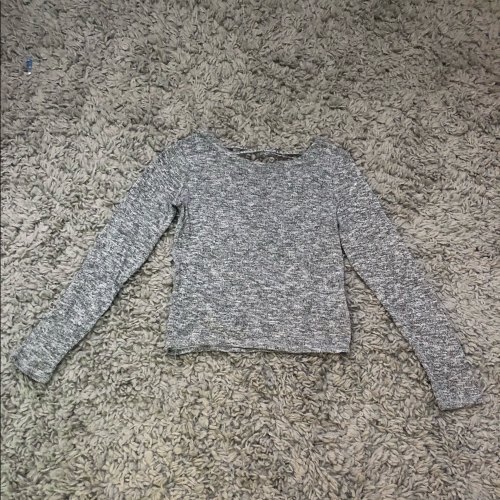 Grey fitted sweater 🤍
